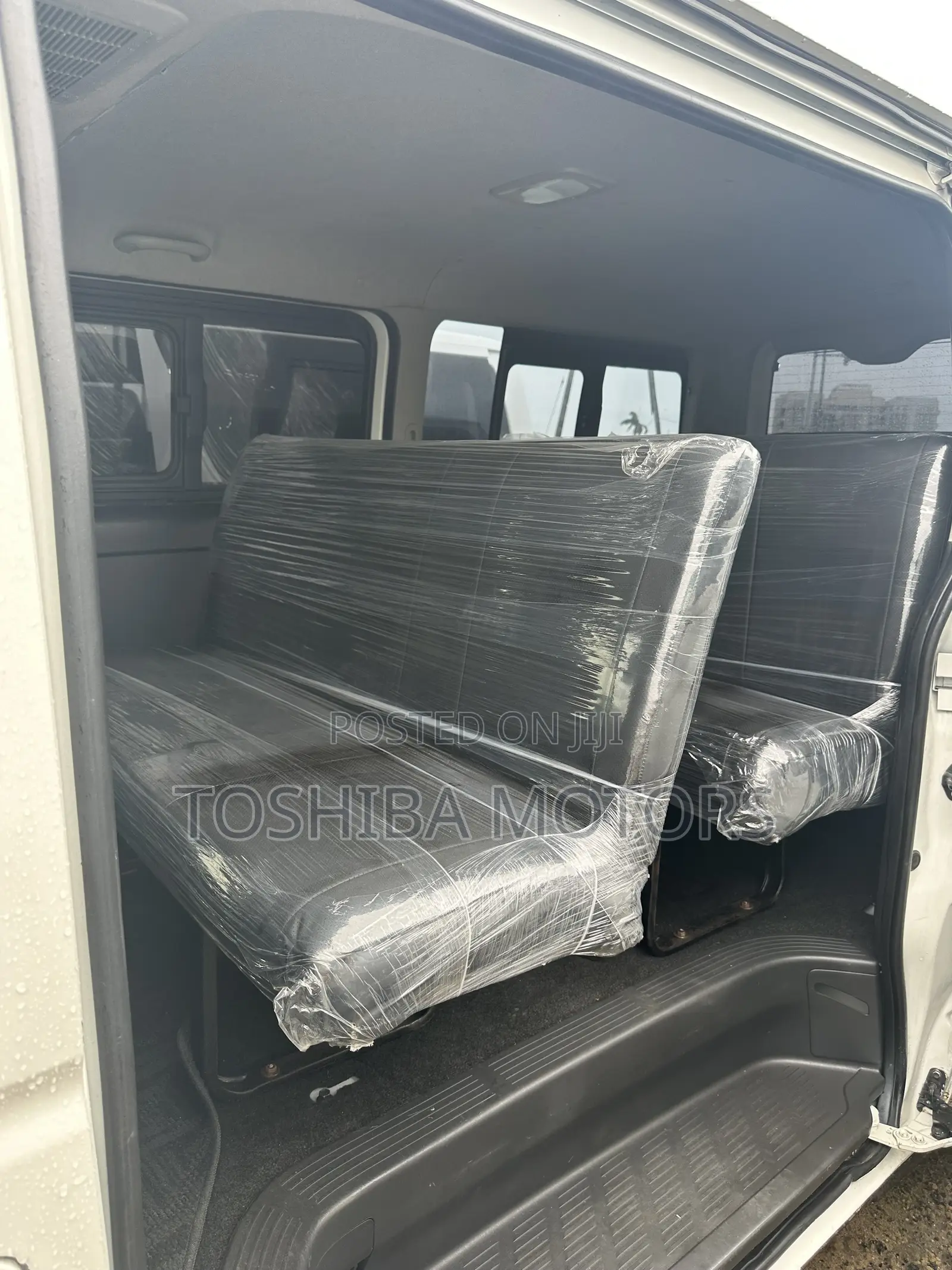 Toyota HiAce 2013 White