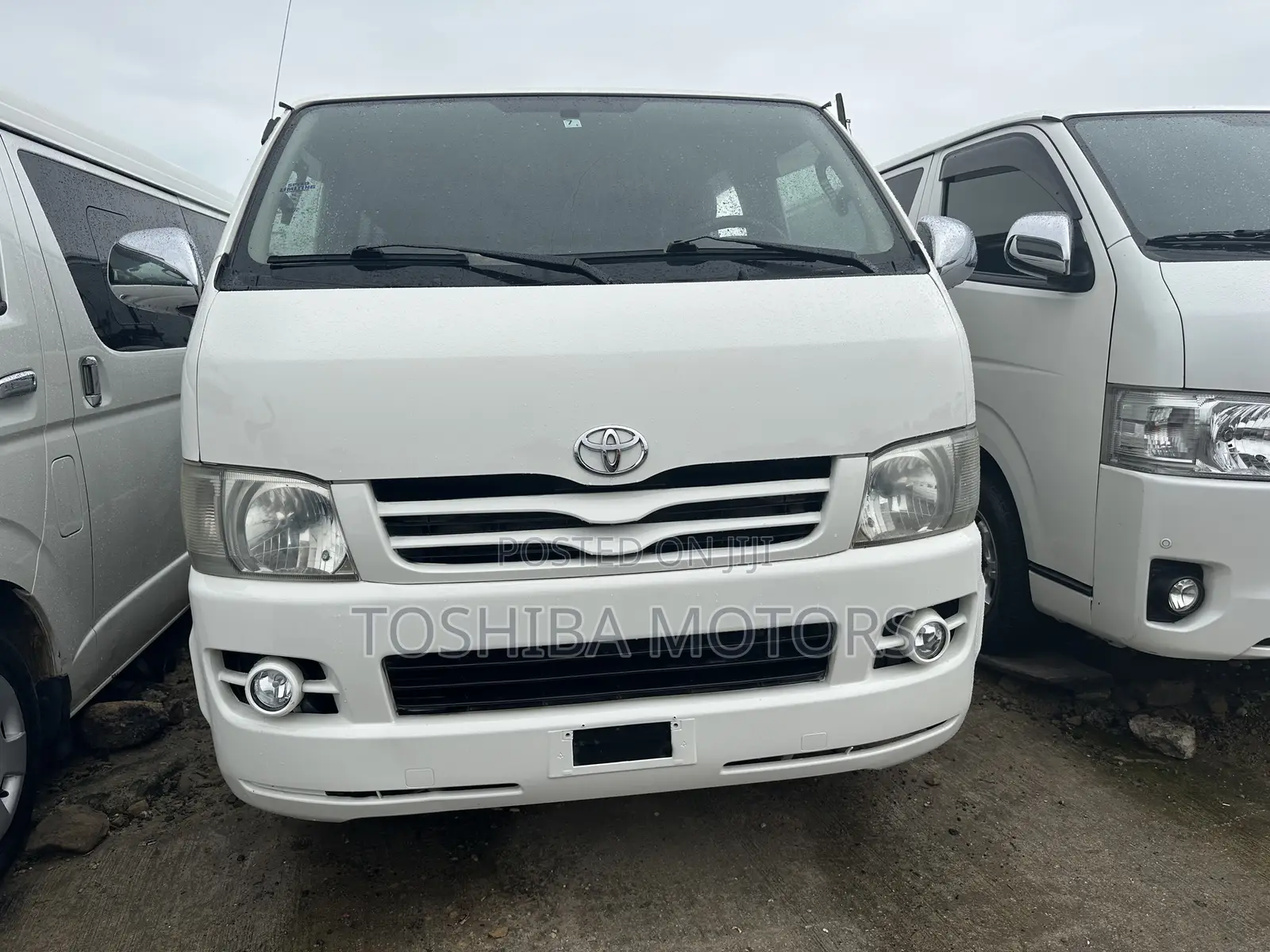 Toyota HiAce 2013 White