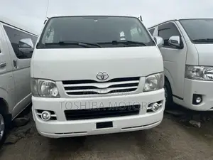 Toyota HiAce 2013 White