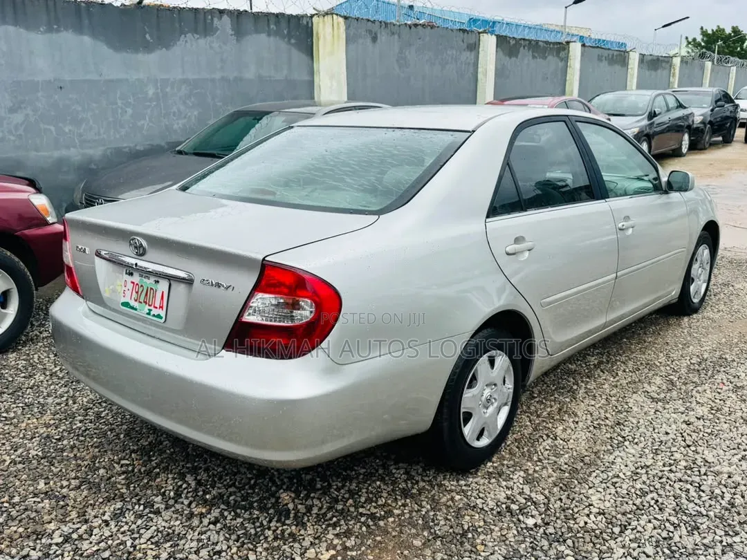 Toyota Camry 2004 Silver