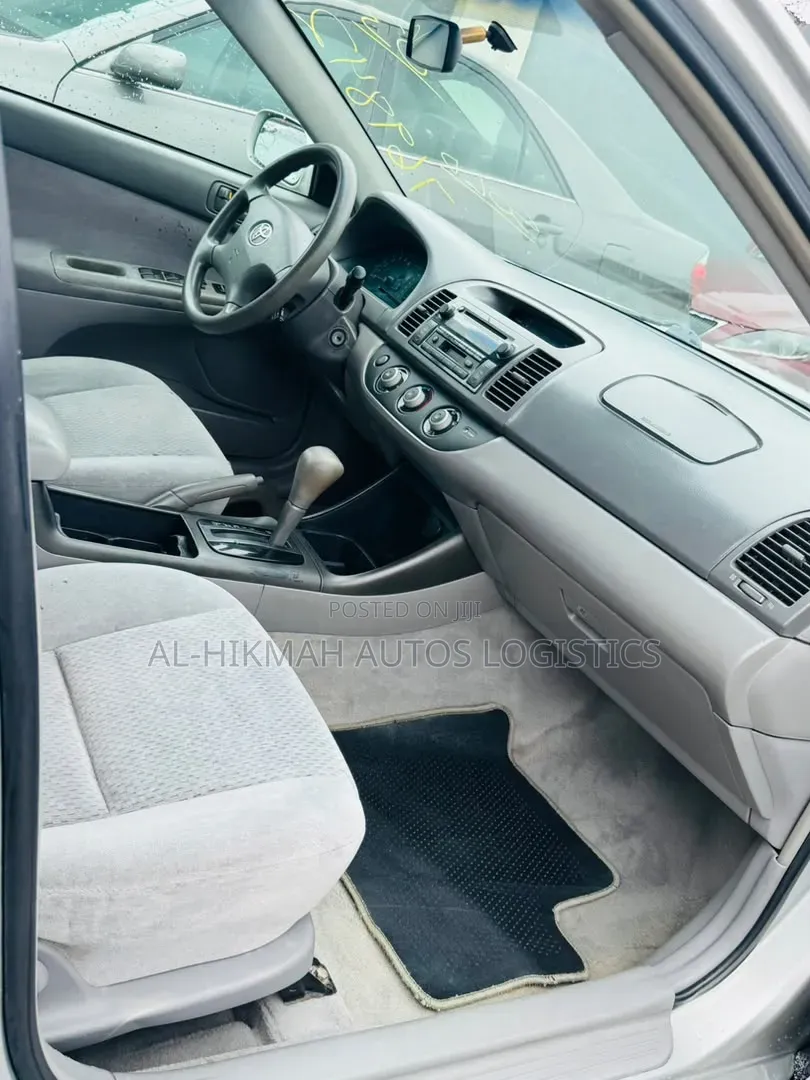 Toyota Camry 2004 Silver