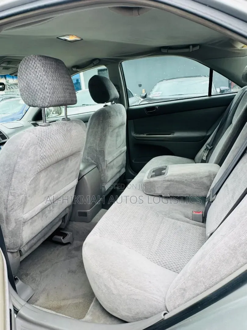 Toyota Camry 2004 Silver