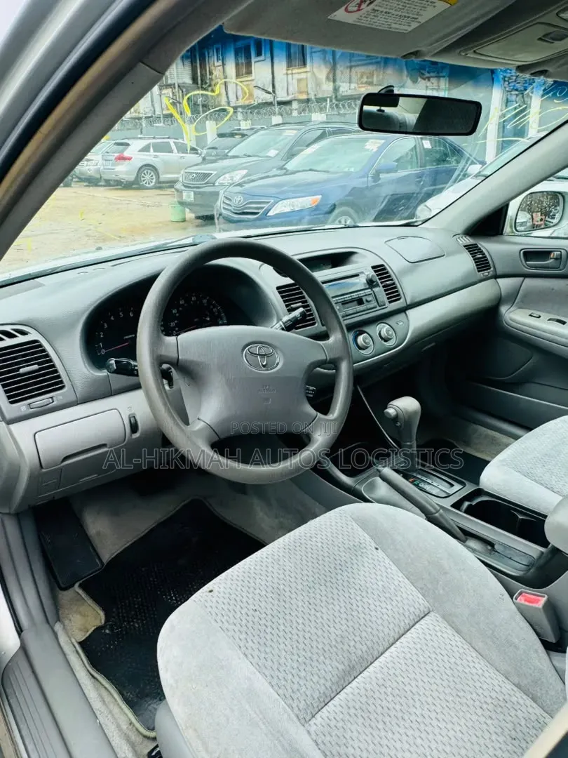 Toyota Camry 2004 Silver