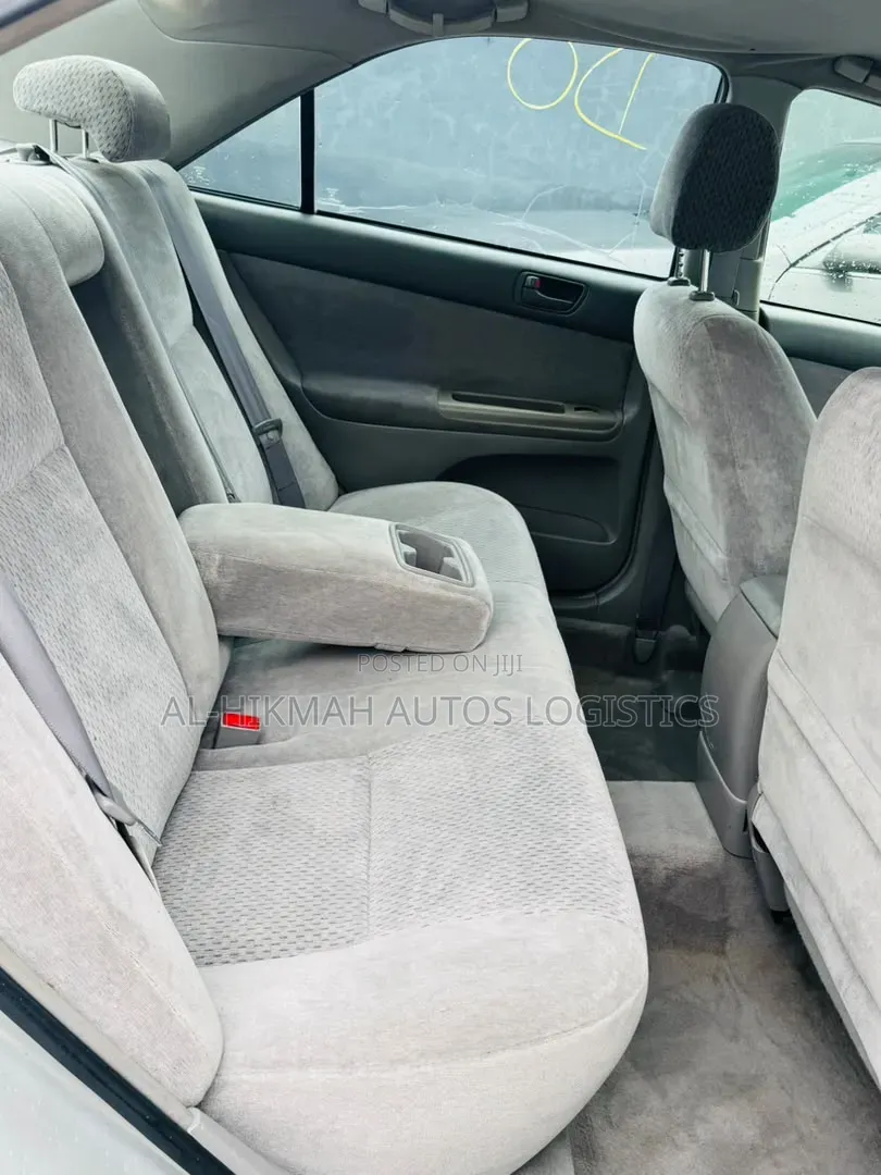 Toyota Camry 2004 Silver