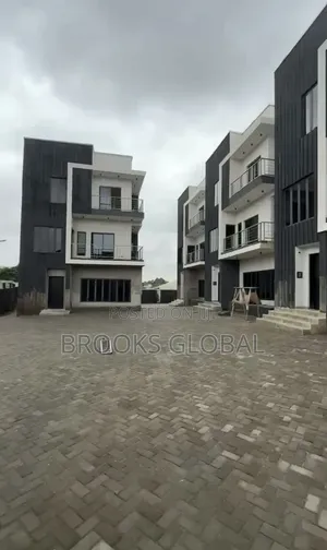 4bdrm Duplex in Karmo for sale