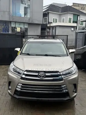 Toyota Highlander 2015 Gold