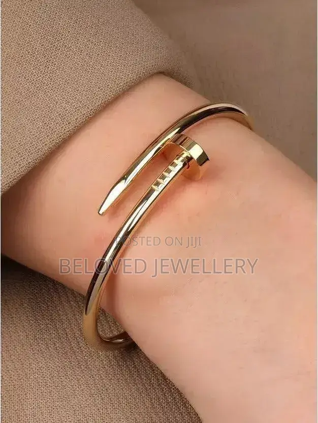 Nail Bangle