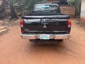 Mitsubishi Triton 2013 Black