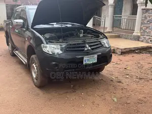 Mitsubishi Triton 2013 Black