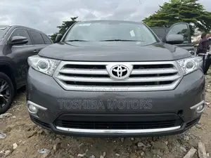 Toyota Highlander Limited 3.5L 2WD 2013 Gray