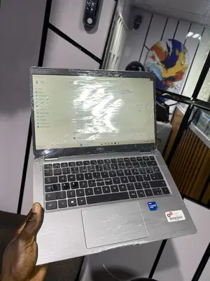Laptop Dell Latitude 5320 16GB Intel Core i5 SSD 256GB
