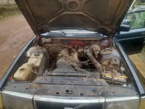 Volvo 240 1976 Blue