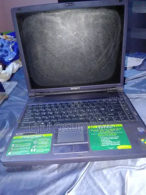 Laptop Sony VAIO 15E F15218SN 3GB Intel Pentium HDD+SSD 40GB