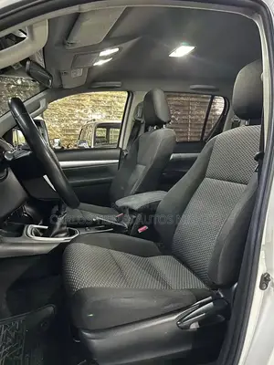 Toyota Hilux Revo Double Cab Deisel 2.4 AWD 2019 White