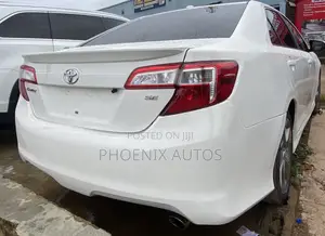 Toyota Camry SE 4dr Sedan (2.5L 4cyl 6A) 2013 White