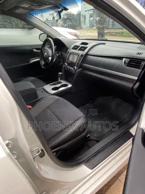 Toyota Camry SE 4dr Sedan (2.5L 4cyl 6A) 2013 White
