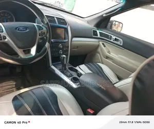 Ford Explorer 4dr SUV AWD (3.5L 6cyl 6A) 2014 Gray