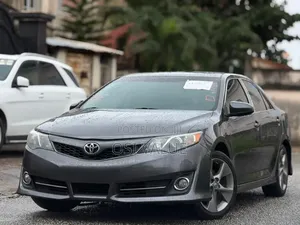 Toyota Camry 2014 Gray