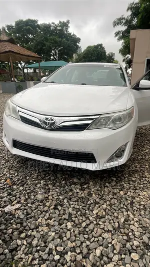 Toyota Camry LE 4dr Sedan (2.5L 4cyl 6A) 2012 White