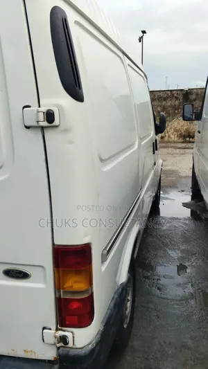 Ford Transit 2000 White