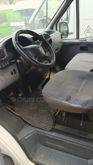 Ford Transit 2000 White