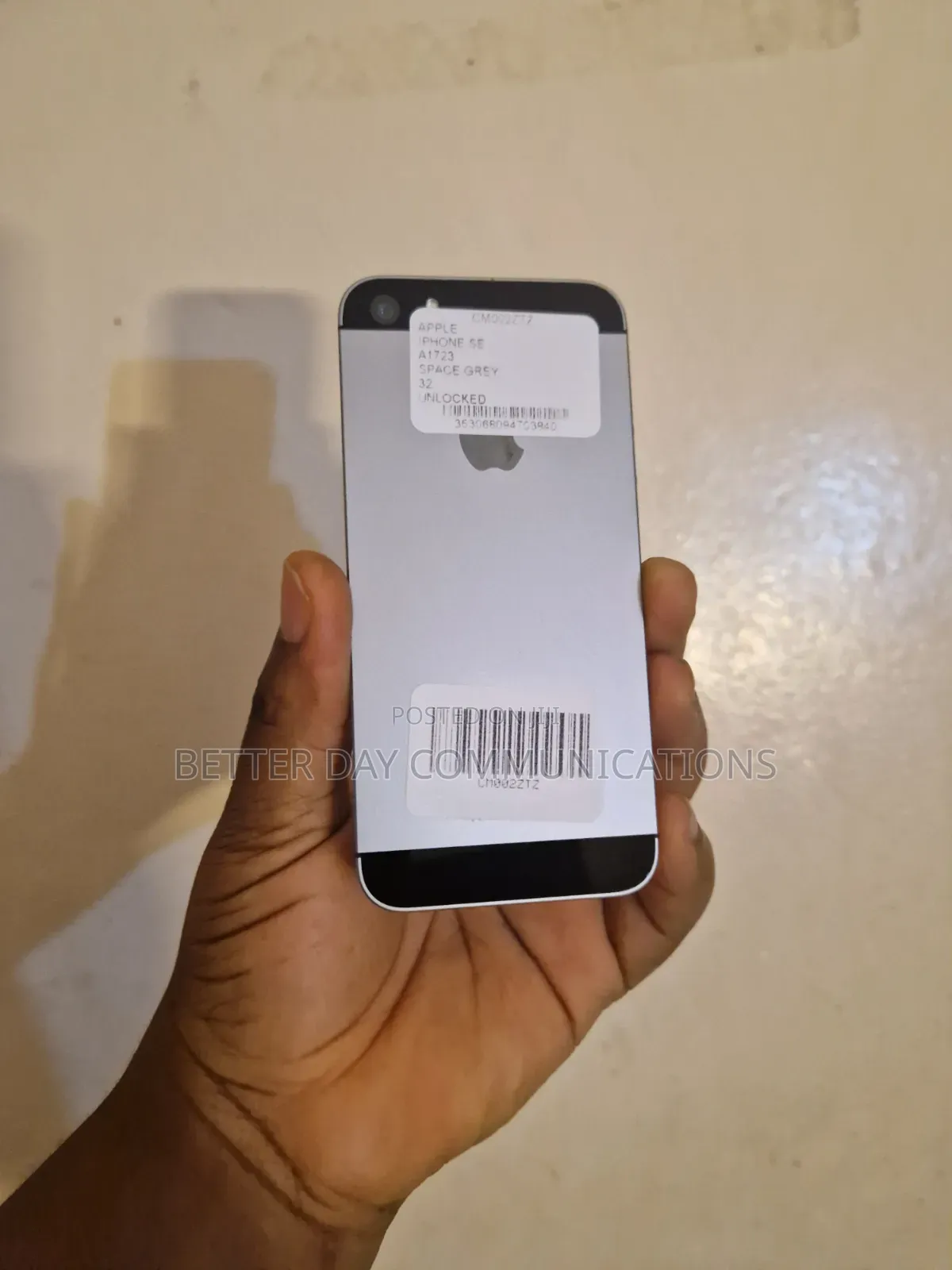 Apple iPhone SE 32 GB Gray