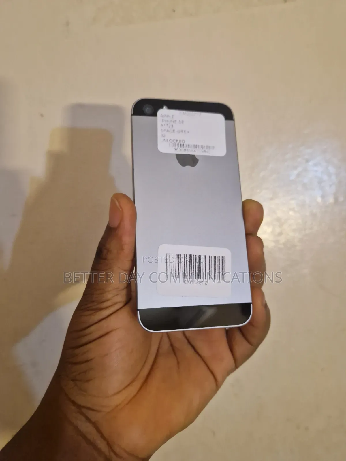 Apple iPhone SE 32 GB Gray