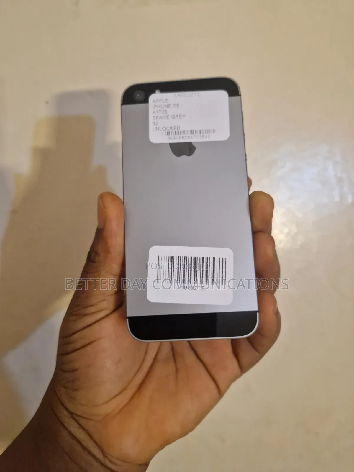Apple iPhone SE 32 GB Gray