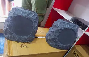 Tundra Active Solar Rock Speaker
