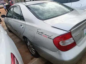 Toyota Camry 2004 Silver