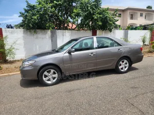 Toyota Camry 2004 Gray
