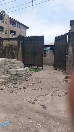 A Plot of Dry Land for Sale in Around Market Square, Ago