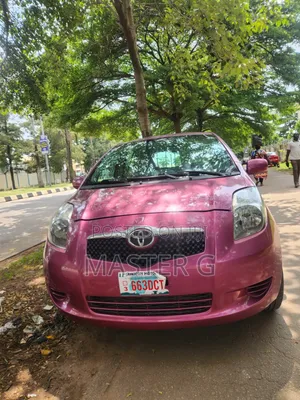 Toyota Yaris 2010 Maroon