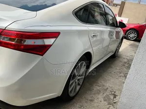 Toyota Avalon 2014 White