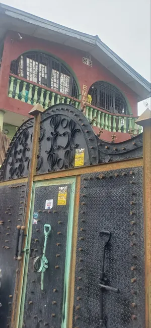 2bdrm Block of Flats in Albert Adekoya Close for sale