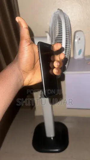 Apple iPhone 7 32 GB Black