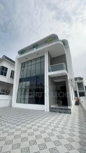 5bdrm Duplex in Chevron for sale