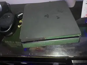 Ps 4 Slim for Sell With 3pad, Two Fifa, 2024 and 2025 and Mortal Cobat