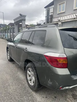 Toyota Highlander 2010 Gray