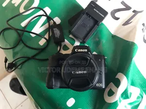 Canon Eos M50