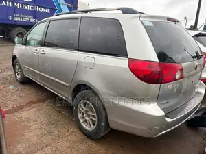 Toyota Sienna 2006 Silver
