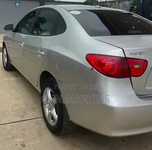 Hyundai Elantra 2009 Silver