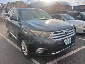 Toyota Highlander Limited 2012 Gray