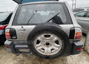 Toyota RAV4 Automatic 2000 Gray