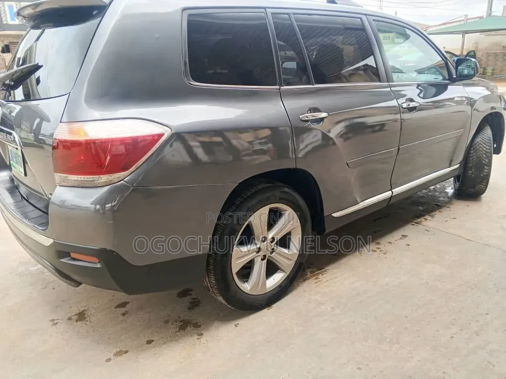 Toyota Highlander 2013 Gray