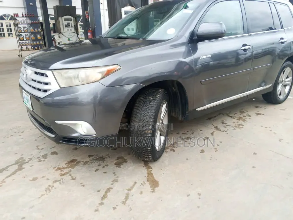Toyota Highlander 2013 Gray