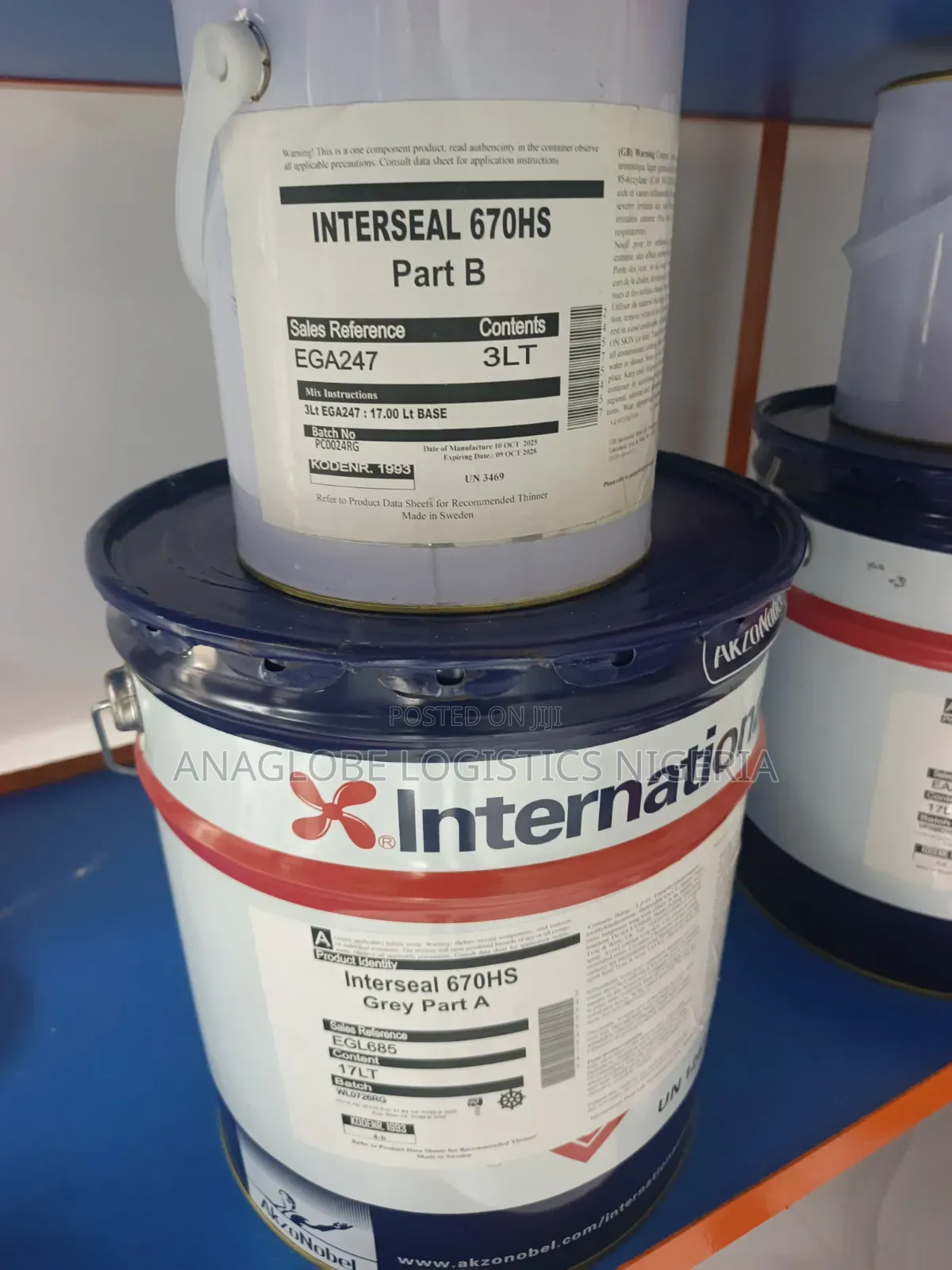 Interseal 670HS Components a B Marine Paint