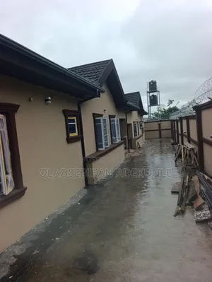 3bdrm Bungalow in Akala Estate Akobo for rent