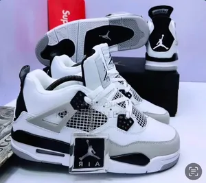 High Classic Nike Air Jordan Sneakers