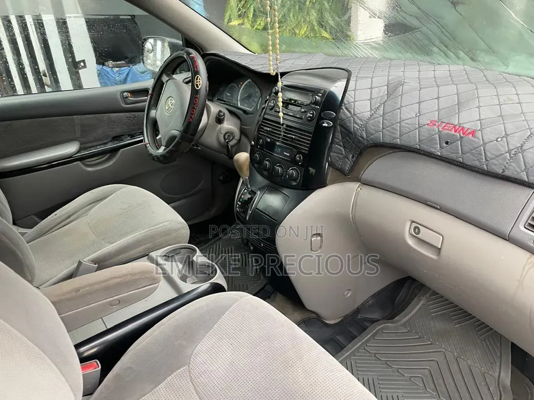 Toyota Sienna 2004 Blue